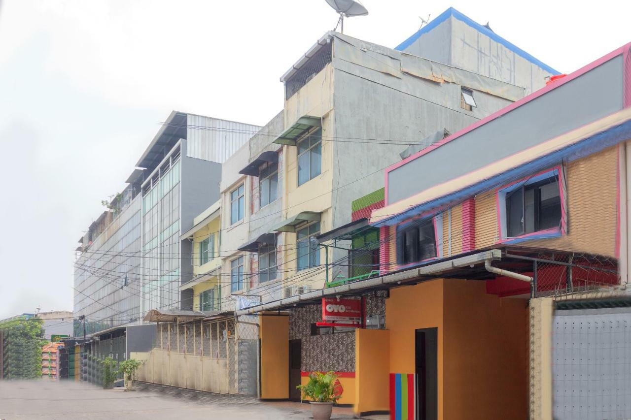 Oyo 649 K68 Residence Jakarta Kültér fotó