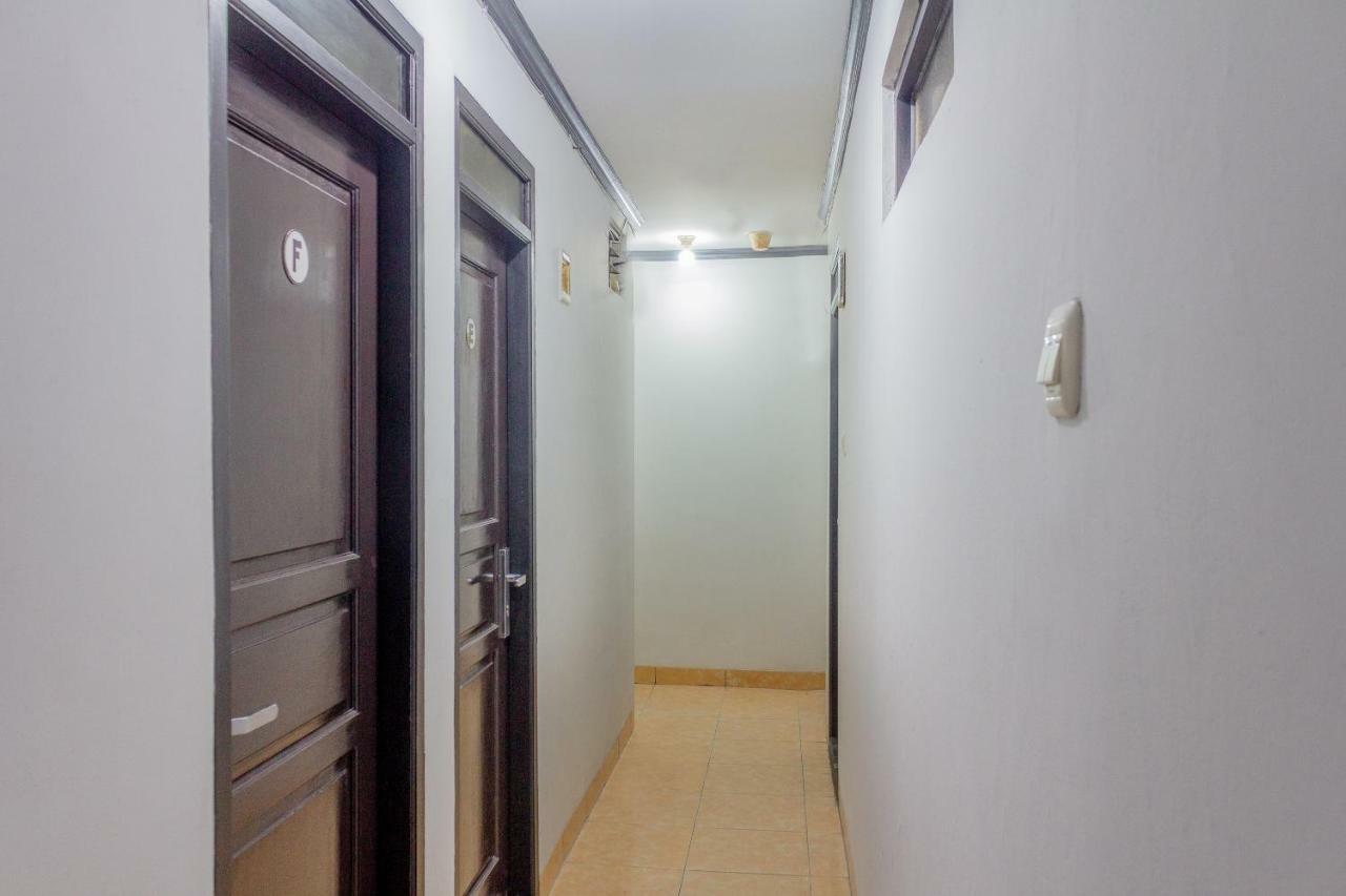 Oyo 649 K68 Residence Jakarta Kültér fotó