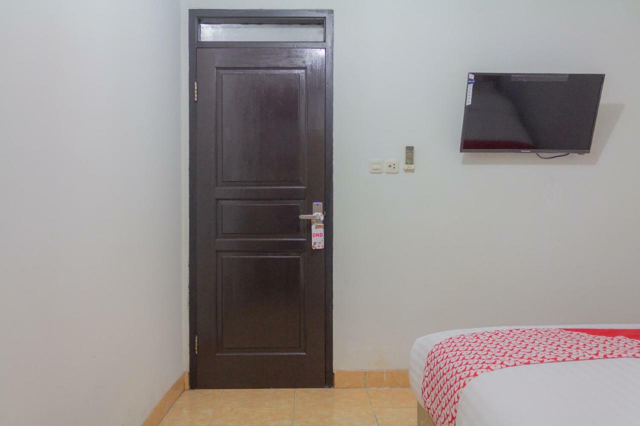 Oyo 649 K68 Residence Jakarta Kültér fotó