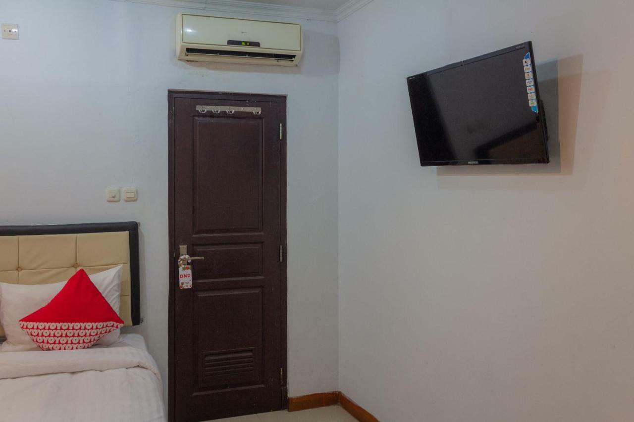 Oyo 649 K68 Residence Jakarta Kültér fotó