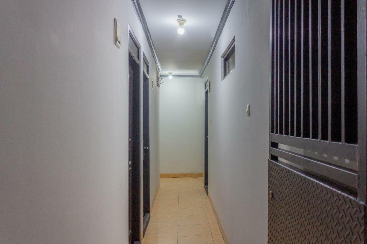 Oyo 649 K68 Residence Jakarta Kültér fotó